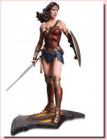 Wonder Woman Retro Statue