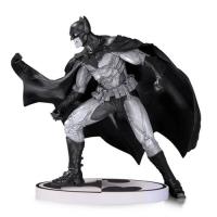 Batman Lee Bermejo Black & White Statue