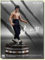 Bruce Lee Tribute Statue