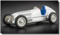 Mercedes-Benz W25 Silver Arrow 1/18 Die-Cast Vehicle